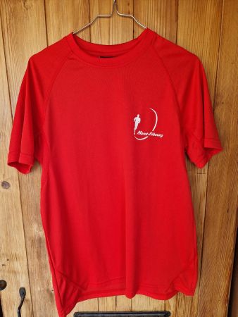 T-shirt rouge de course ou de sport. Homme.