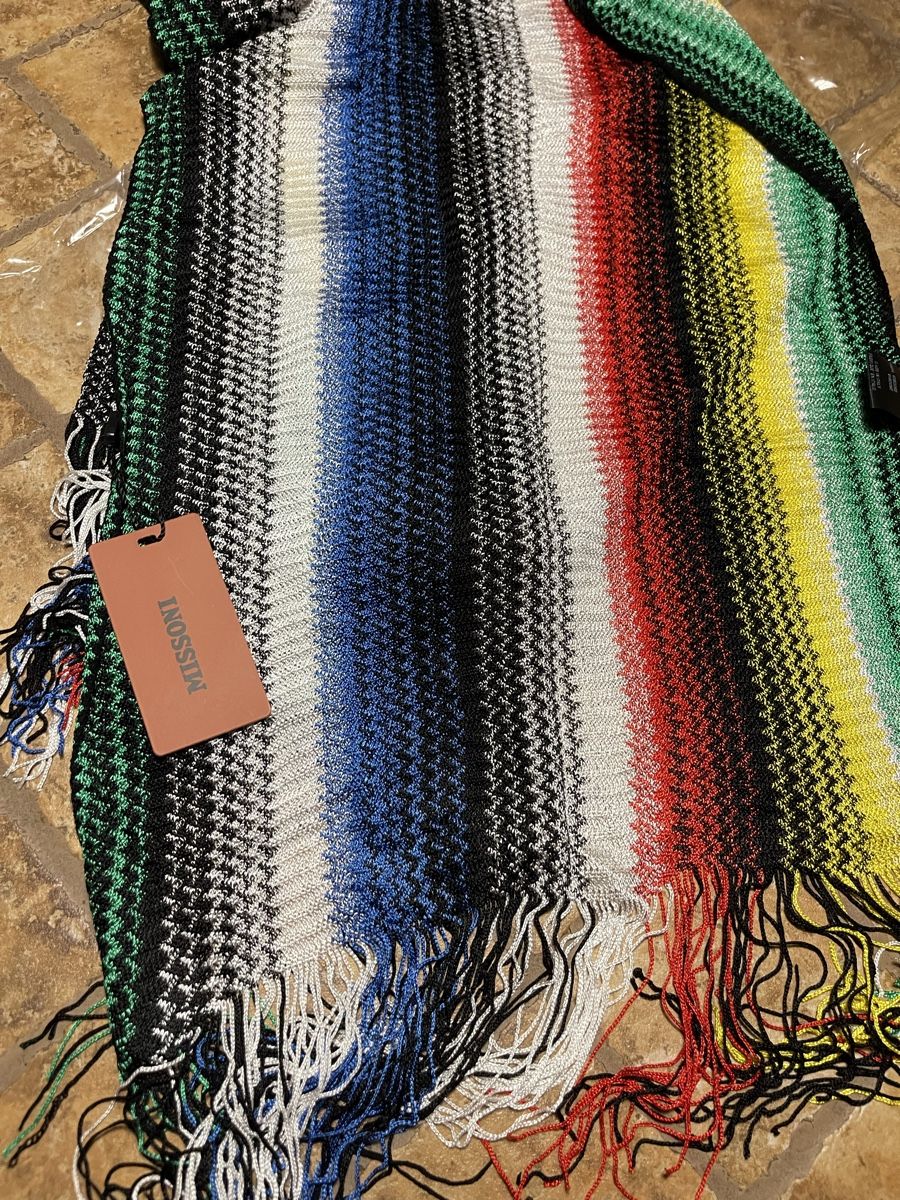 Missoni Foulard & Sciarpe: Chic Sciarpa Missoni originale,nuova -etichetta,multicolore – Nuovo e nell'imballaggio originale da Gordevio venduto da LanaZimm