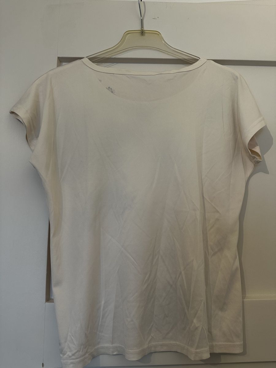 T-Shirts: Sommerliches T-Shirt mit Blumenmuster, Grösse M – Gebraucht aus Chur von auroraley 2