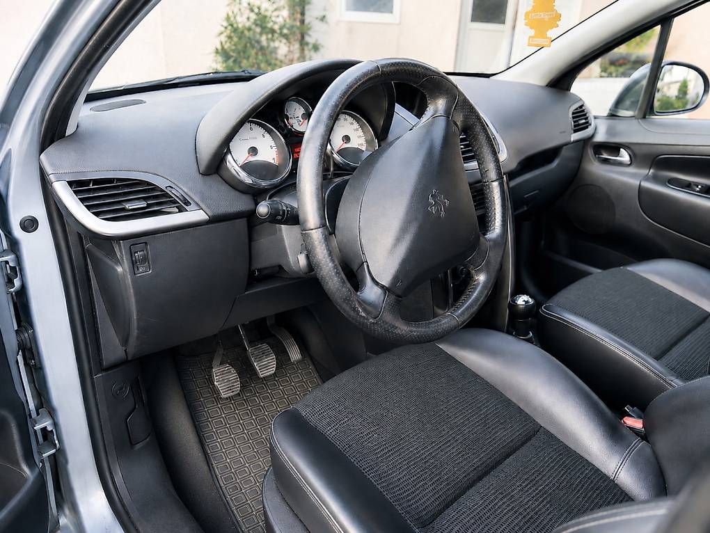 Autos: Peugeot 207 1.6i 120 CV – Gebraucht aus Collombey von qua_lb8f 4
