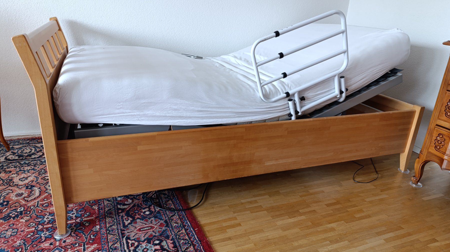 Bico Letti: Pflegebett mit Motor – Usato da Liebefeld venduto da cyklist