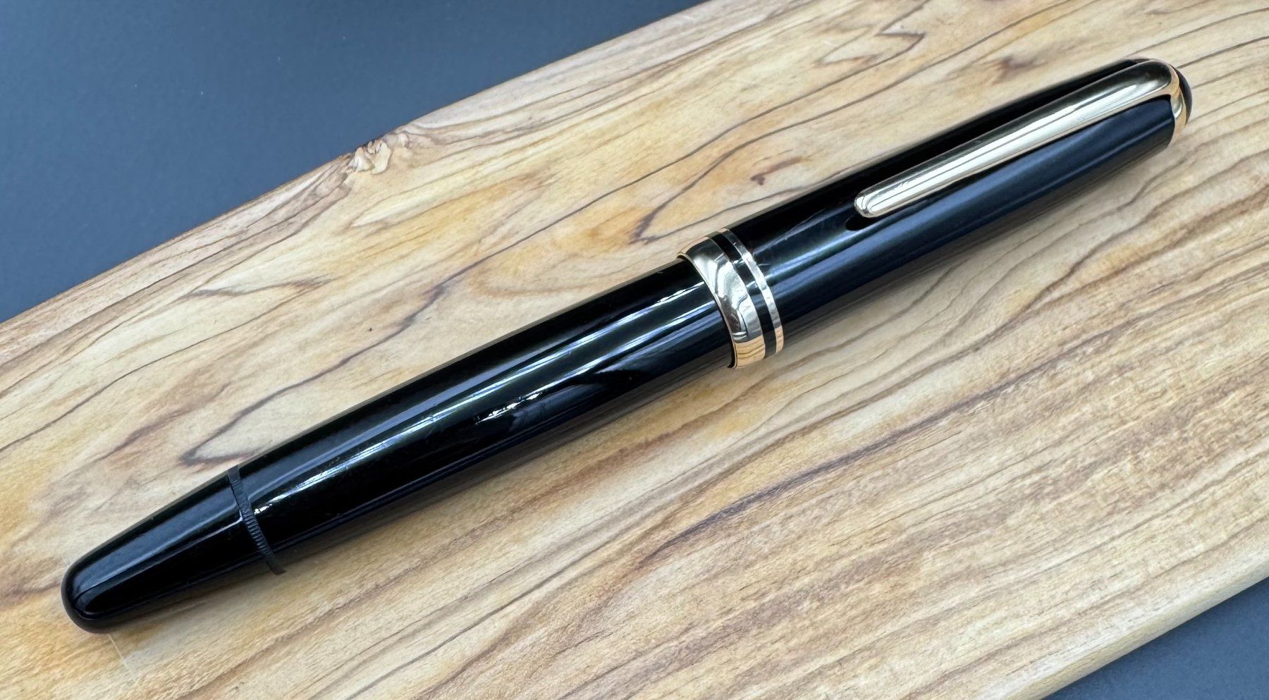 Montblanc Penna & Evidenziatori: Montblanc 256 Kolbenfüller – Usato da Beringen venduto da Luxinu