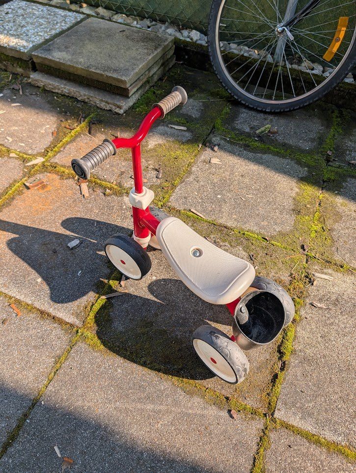 Veicoli per bambini: Vélo / Laufrad - Rouge/Rot - 1-2 ans – Usato da Sugiez venduto da nunorbatista 1