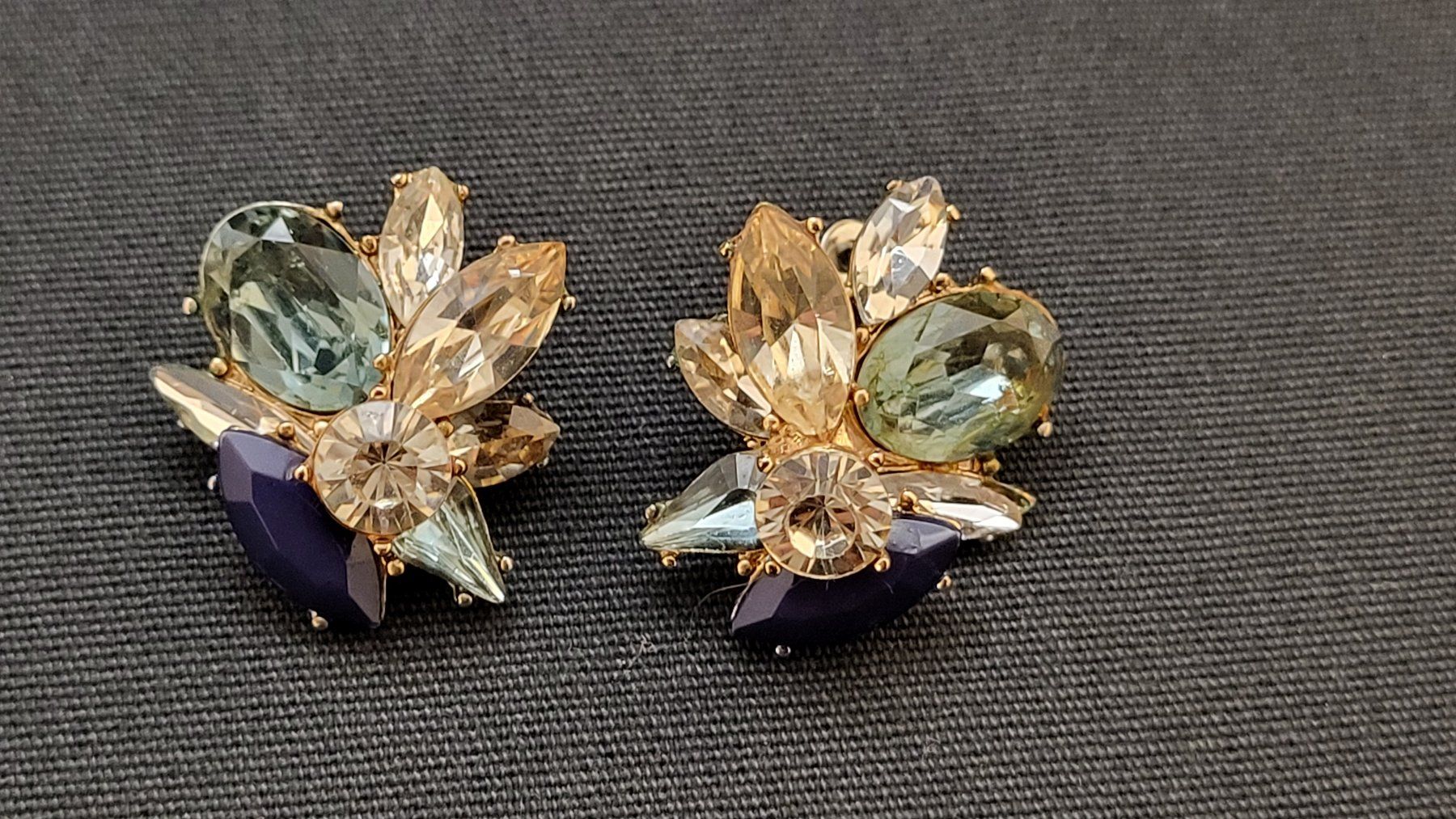 Ohrringe & -stecker: Üppige Modeschmuck-Ohrstecker – Gebraucht aus Basel von spinne02