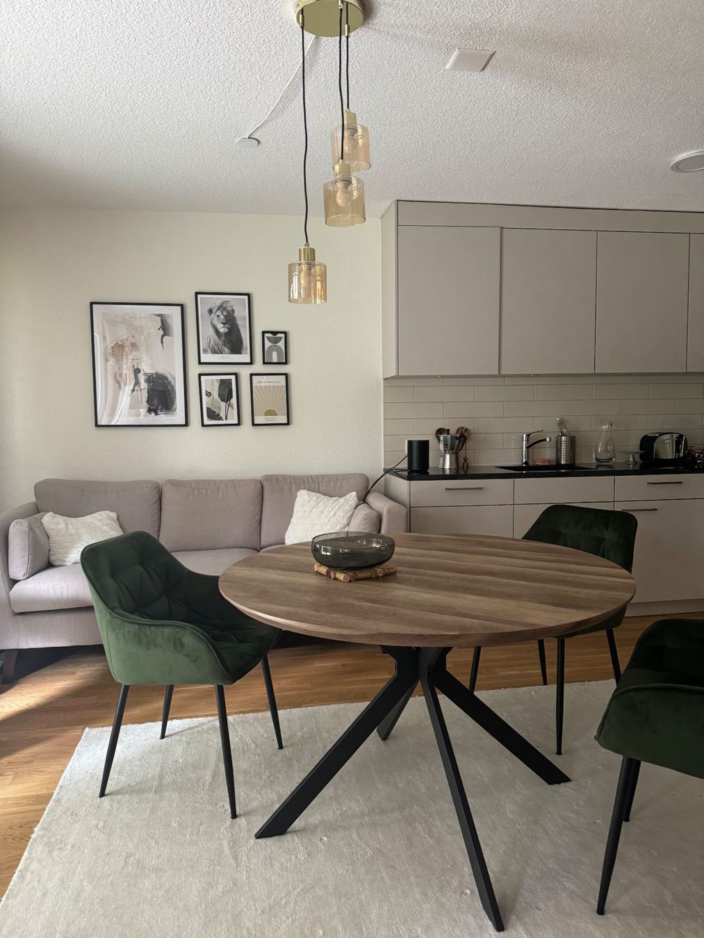 Sofas: Sofa gratis – D'occasion à Zürich par car_xnh5 2
