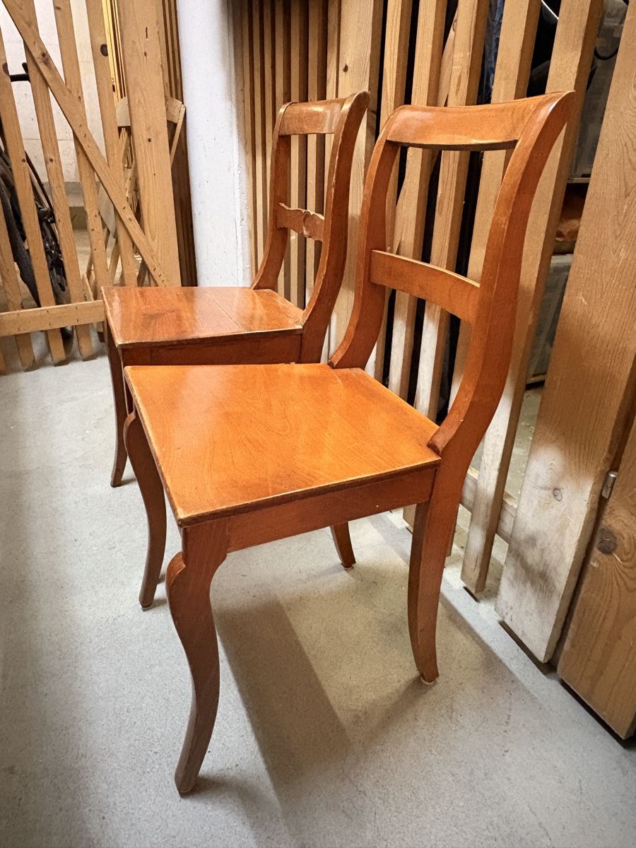 Sedie: Zwei Holzstühle klassisches Design – Usato da Zürich venduto da viv_nevi 3