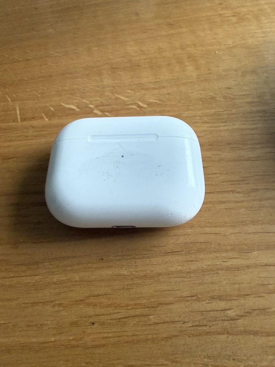 Apple Kopfhörer: Airpods Pro 1.gen – Defekt aus Bern von platte-maa