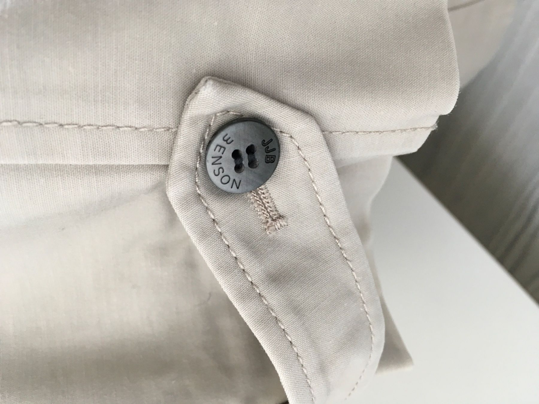 Jones Vestes: Beiger Damen-Trenchcoat – D'occasion à Freienwil par Hubi030 4