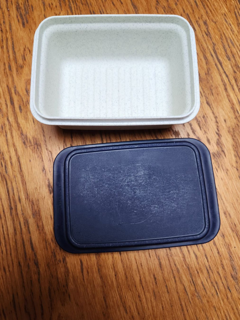 Tupperware Recipients et similaires: Tupperware Butterbehälter – Neuf (Voir description) à Gstaad par Meiel2020 1