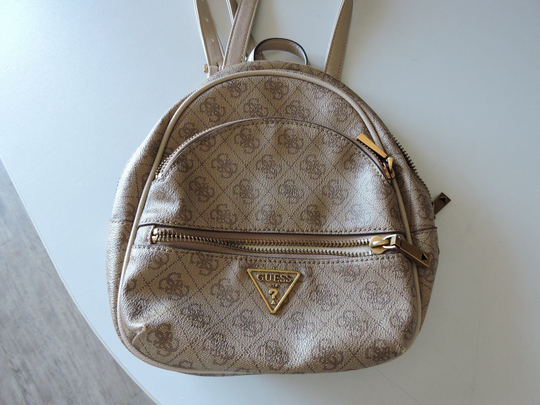 Guess Sacs: Guess Rucksack/Handtasche – D'occasion à Hauptwil par Borusse01 1