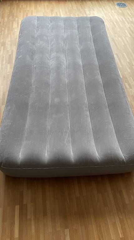 Materassi: Luftbett Intex, 190x95x20 cm – Usato da Winterthur venduto da Lini08