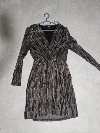 Robe ✨Noire et dorée✨ Taille M