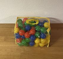 Ca. 80 bunte Bällebad-Bälle inkl. Aufbewahrungstasche