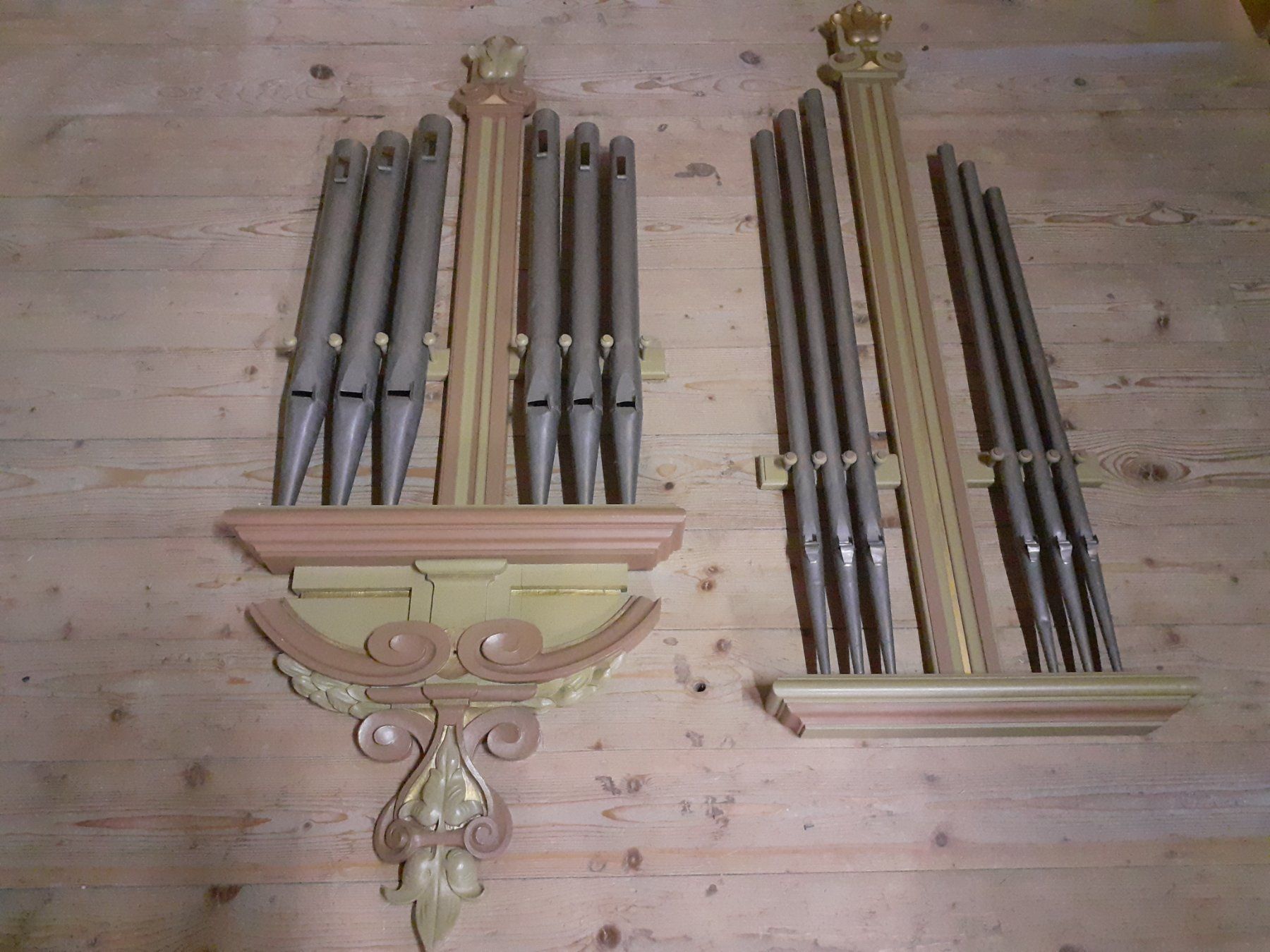 Wurlitzer Musikinstrumente: ❤ 2 Barock Halterungen oder Gestelle mit Orgelpfeifen..👀 – Gebraucht aus Wetzikon ZH von Patina-Art 5