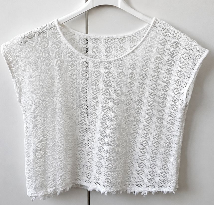 Blusen, T-Shirts & Tops: Stricktop weiss Grösse 170/176 mit Fransen – Gebraucht aus Wyssachen von yvo_xv28