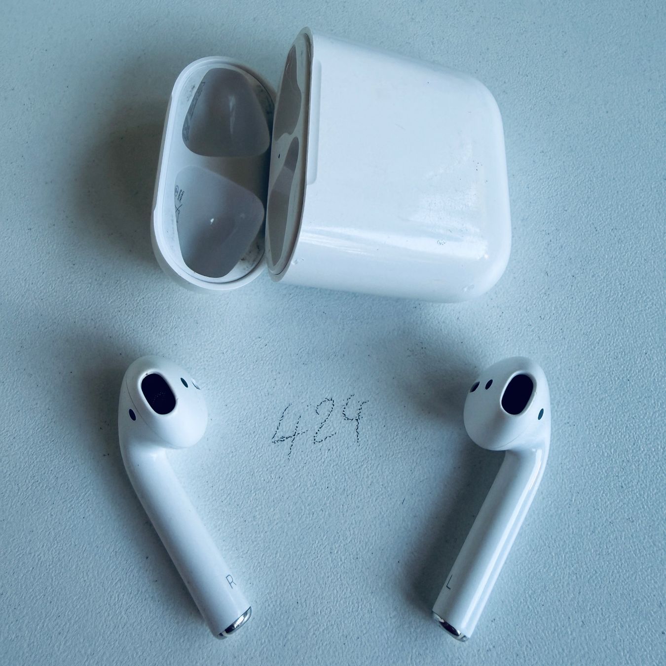 Apple Kopfhörer: Original Apple AirPods 2 Gen. Wireless Kopfhörer & Case – Gebraucht aus Basel von MY.AIRPODS.SHOP 1
