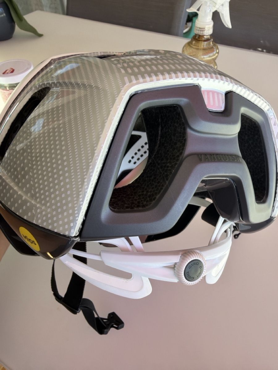 Giro Caschi: Giro Vanquish mips (m) – Usato da Mont-sur-Lausanne venduto da sashwindow 3