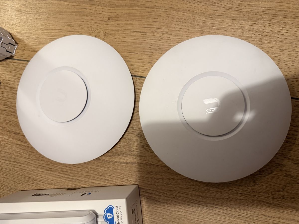WiFi: Ubiquiti Unifi Access Point 2x nanoHD 3x FlexHD  – Usato da Kaltenbach venduto da Julidochromis 1