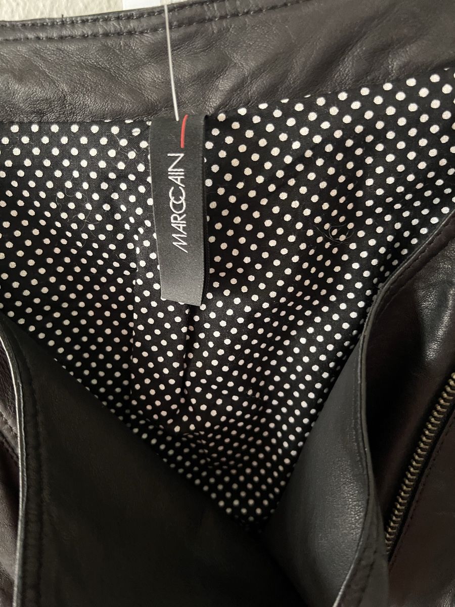Marc Cain Giacche: Kurze Lederjacke Marc Cain, Gr. 4, schwarz mit Fransen – Usato da Solothurn venduto da Brini06 3