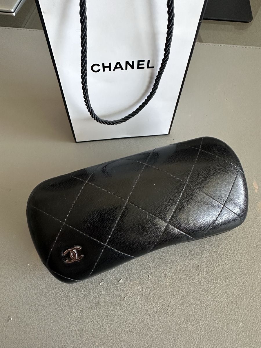 Chanel Sonstige Kleidung & Accessoires: CHANEL Brillenetui – Gebraucht aus Luzern von canunot