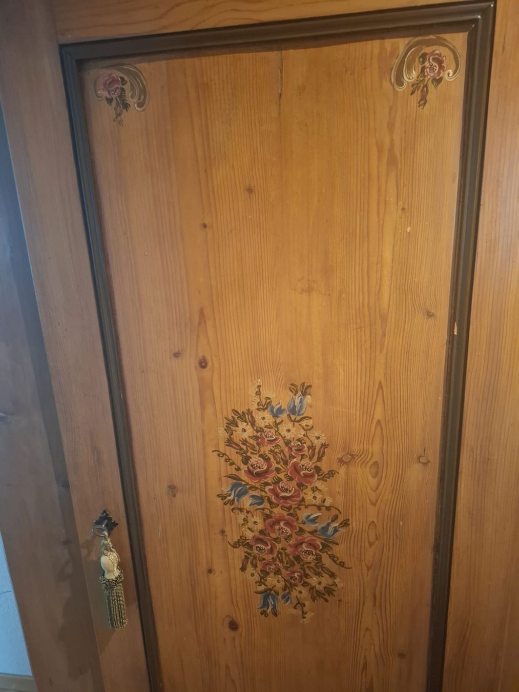 Armadi: Massiver Bauernschrank – Usato da Wilen/Sarnen venduto da juerg-durrer 1
