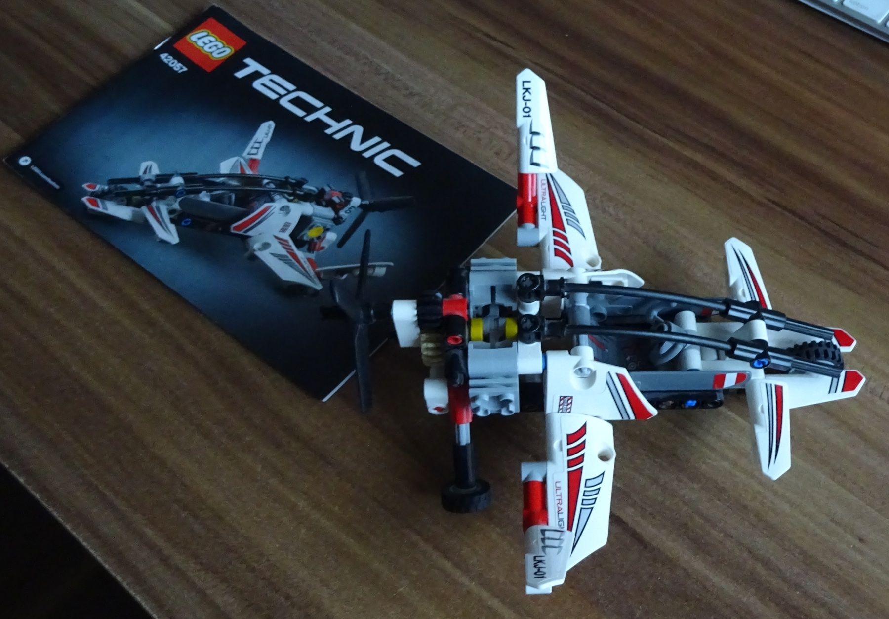 Lego Spielzeuge: LEGO Technic 42057 - Ultraleicht-Hubschrauber – Gebraucht aus Wagenhausen von Kahlen 1