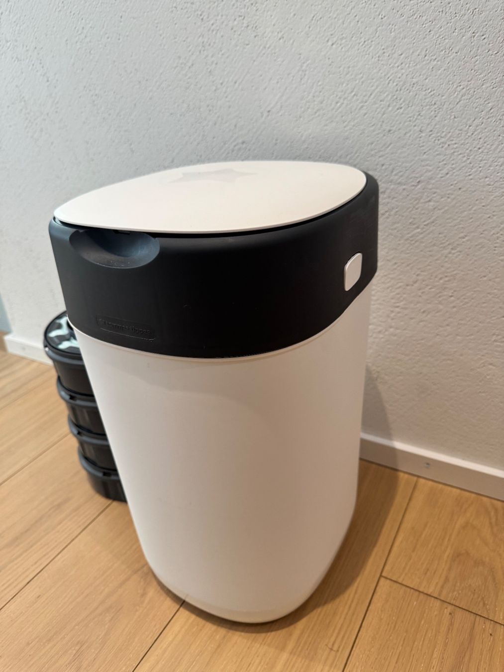 Tommee Tippee Cestini per rifiuti: Timmee Tippee Windeleimer Twist & Click – Usato da Buttwil venduto da Polina_Belin 2