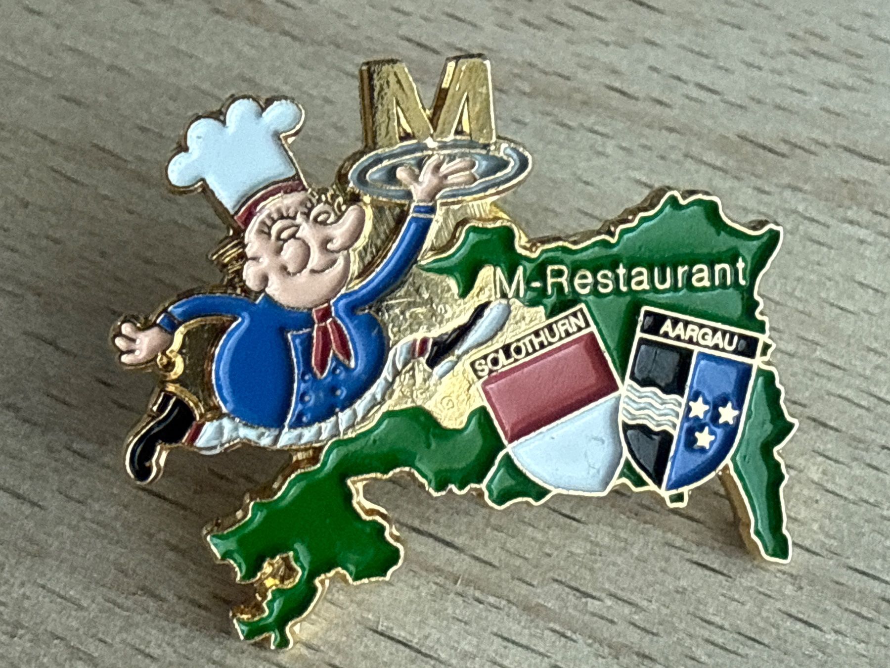 Plaketten & Abzeichen: Pin M-Restaurant Solothurn Aargau – Gebraucht aus Glattbrugg von Schweigmatt