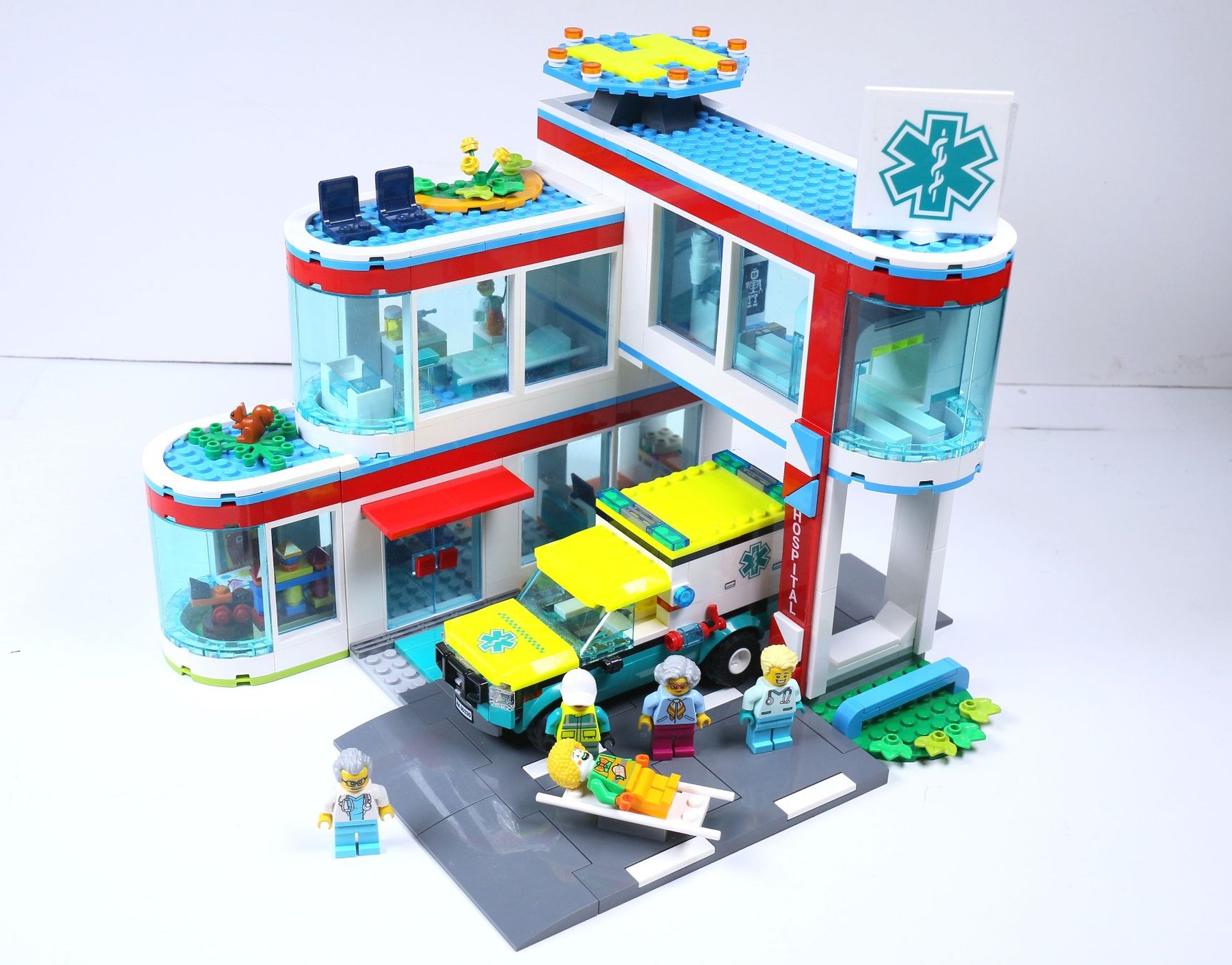 Lego Baukästen: Lego City Krankenhaus 60330 – Gebraucht aus Hettlingen von Scholi99