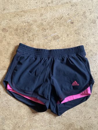 Adidas Laufshorts Damen, Grösse M, Schwarz/Pink, Top!