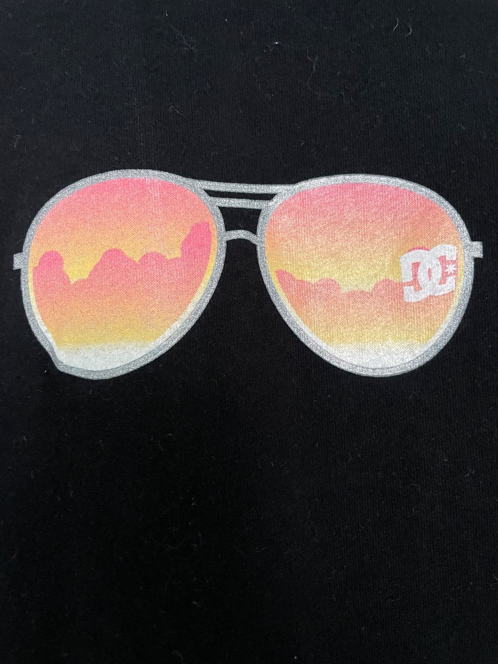 DC shoes Blusen, T-Shirts & Tops: Zwei Shirts von DCshoeCoUSA, Grösse M – Neu (gemäss Beschreibung) aus Chur von adien 1