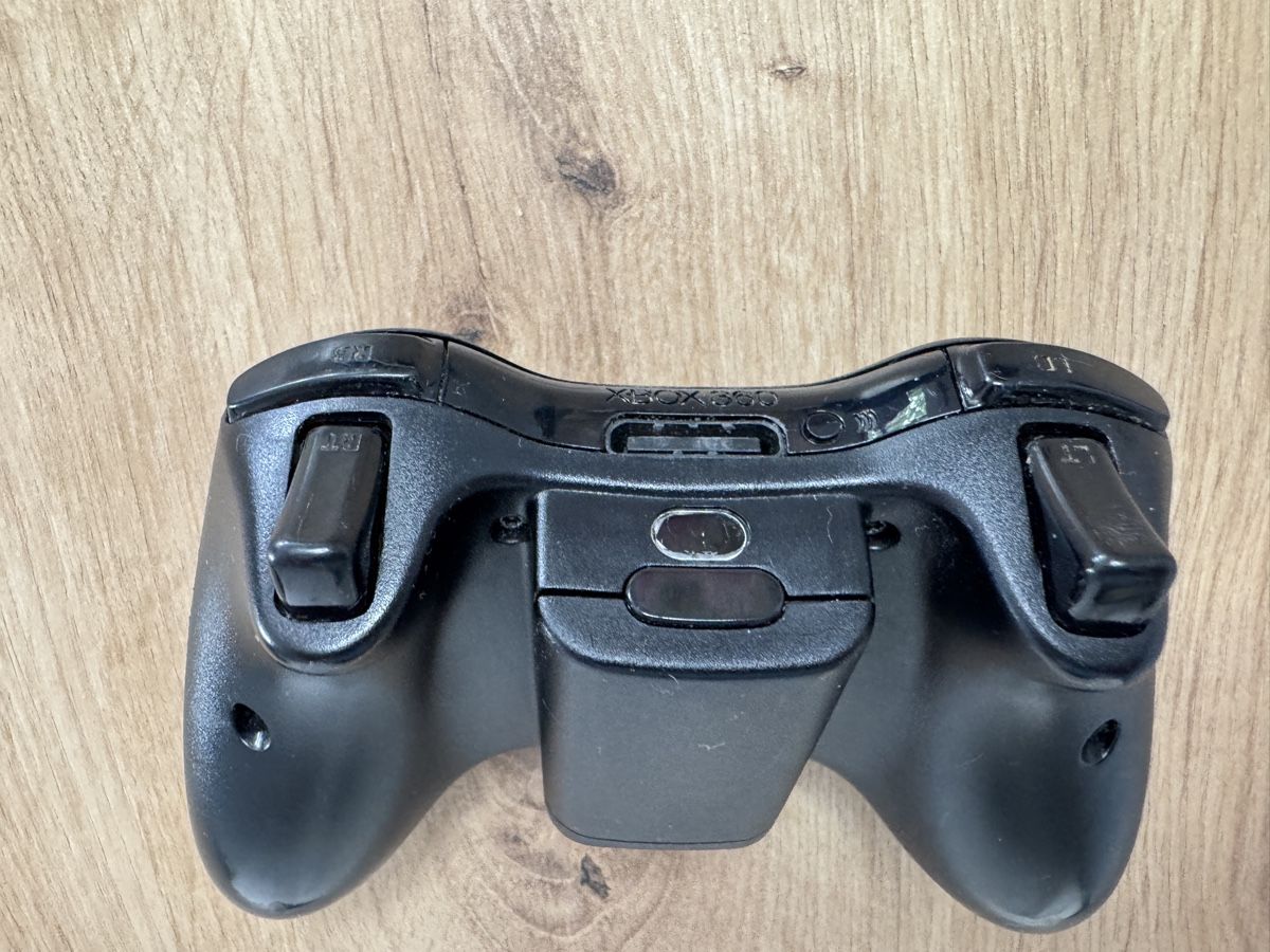 Manettes: Microsoft Xbox 360 Wireless Controller schwarz gebraucht – D'occasion à Biberist par etesummer 2