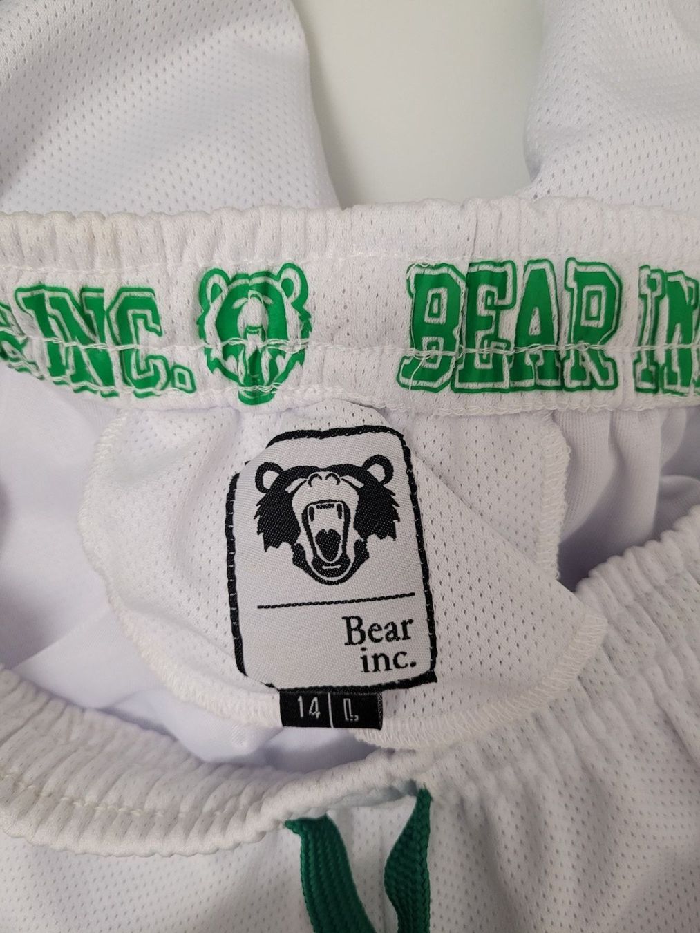 Pantaloni: Short de sport blanc – Usato da Biel/Bienne venduto da Leila32 2