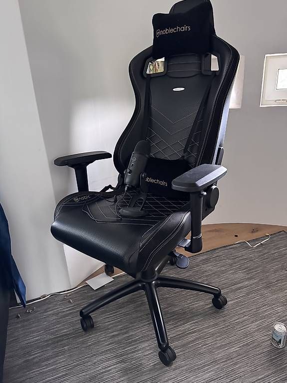 Noblechairs Stühle: noblechairs epic – Gebraucht aus Mörschwil von Marlin21
