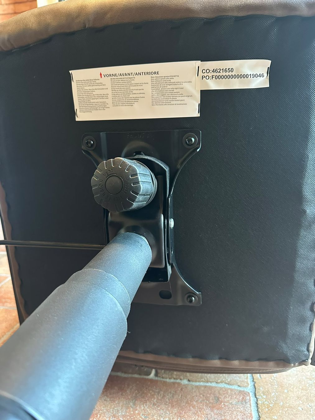 Conforama Fauteuils: Sedia ufficio ecopelle Conforama – D'occasion à Genestrerio par RUSTY_VIK 4