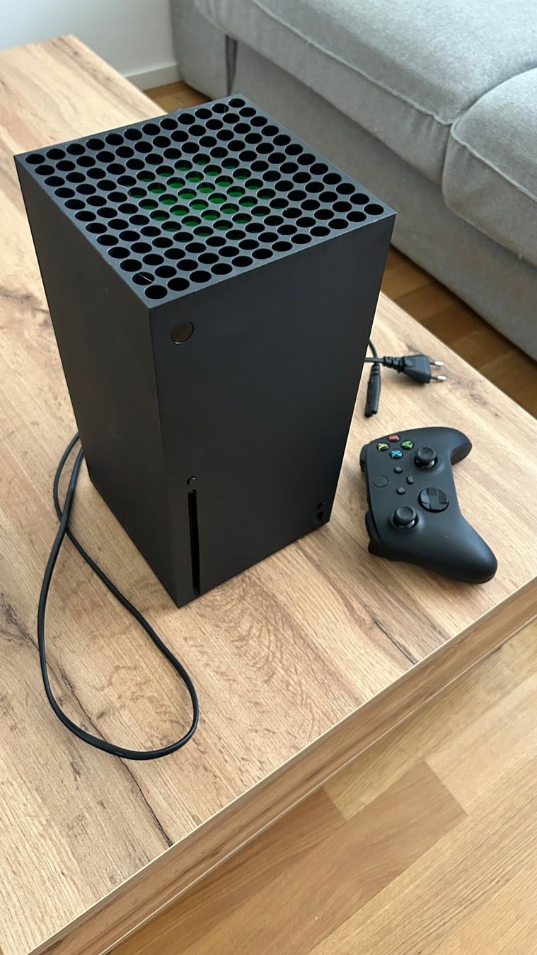 Microsoft Console: XBox Series X mit 1 Controller – Usato da Winkel venduto da man_g8ll