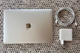 Apple MacBook Pro 13, 2018, Silber