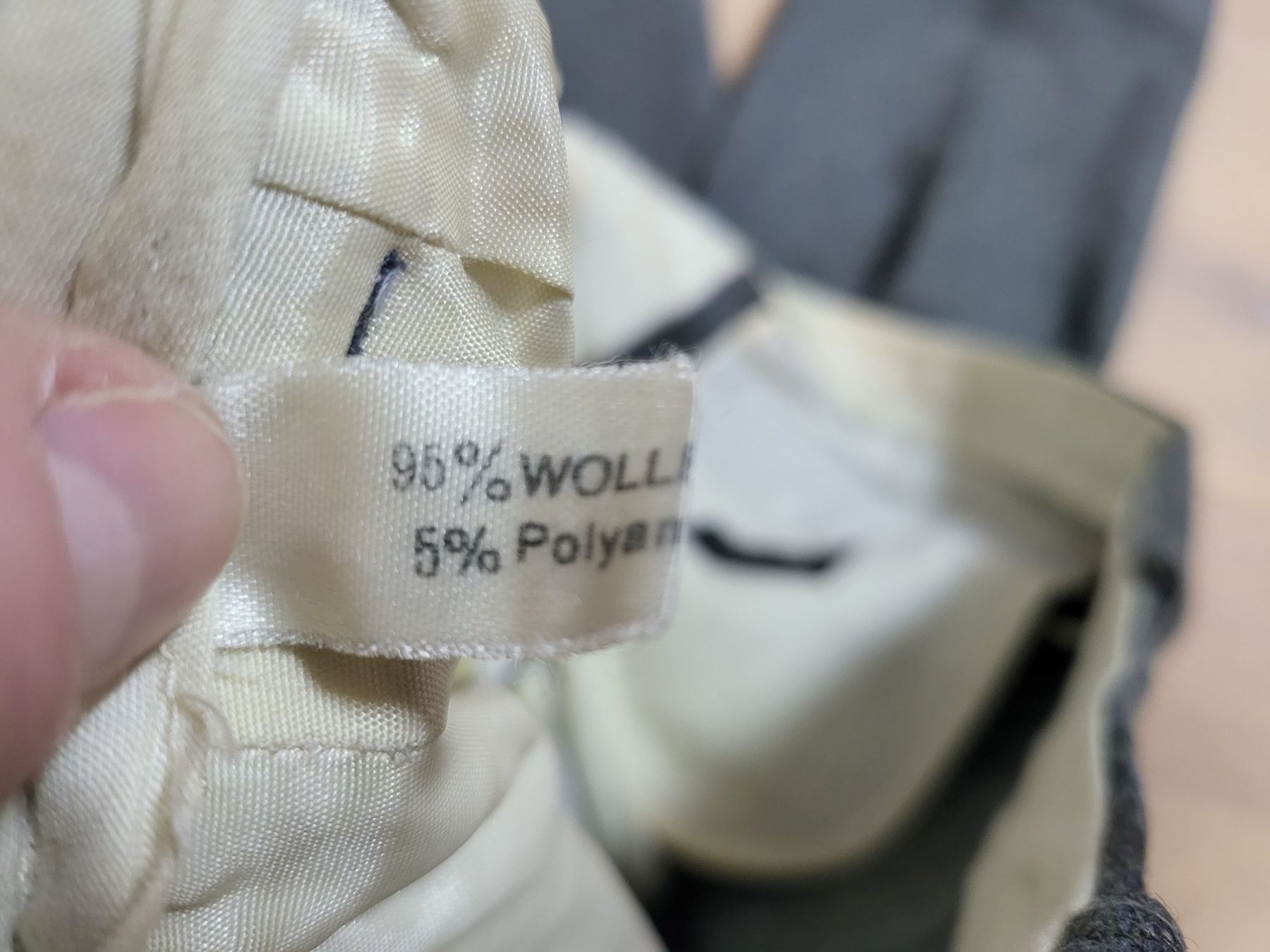 Hosen: Graue Woll-Hose ca Gr 44 – Gebraucht aus Horgen von 2CH70 4