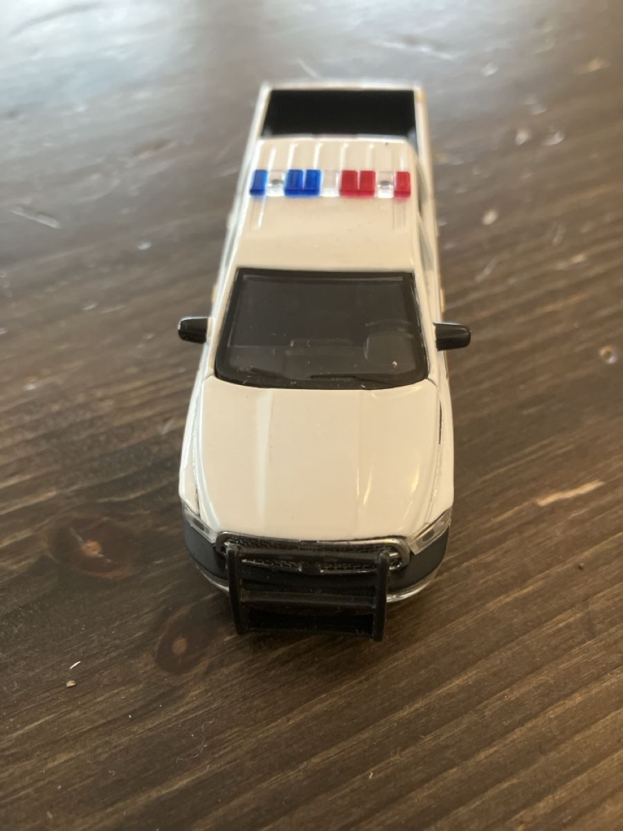 Dodge Modellini d'auto: Modellauto Polizei Dodge Ram 1500 weiss – Usato da Steffisburg venduto da muggenstutz31 2