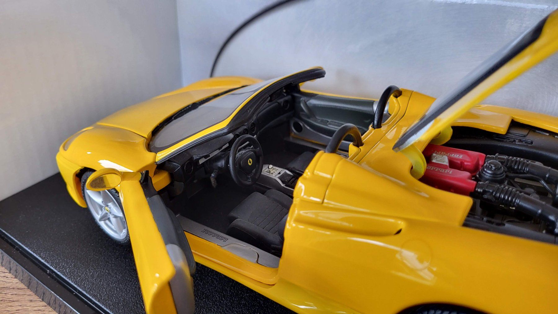 Hot Wheels Modellini d'auto: Ferrari 360 Modena Cabriolet 1:18 HotWheels – Usato da Rothrist venduto da Juana5 3