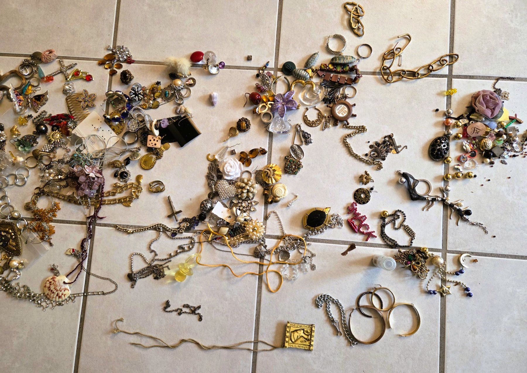 Sonstiger Schmuck: MODESCHMUCK LOT - MODE SCHMUCK KONVOLUT - VINTAGE – Gebraucht aus Brüttisellen von Nighttrain 3