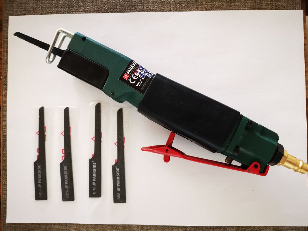 Rodcraft RC6070 Druckluft Säge, Zahnradgetrieben, Bis Zu 4600 Hübe Pro Minute, Sägehub 10 Mm, Inkl. 4 Versch. Sägeblätter