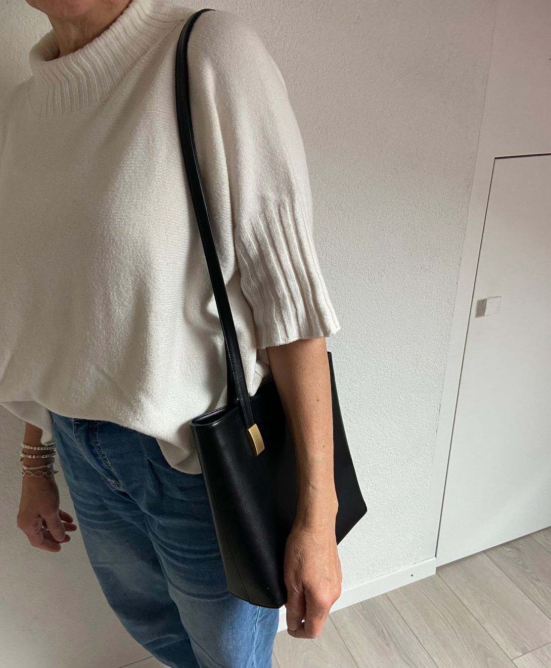 Taschen für Damen: Umhängetasche – Gebraucht aus Unterkulm von esco 1