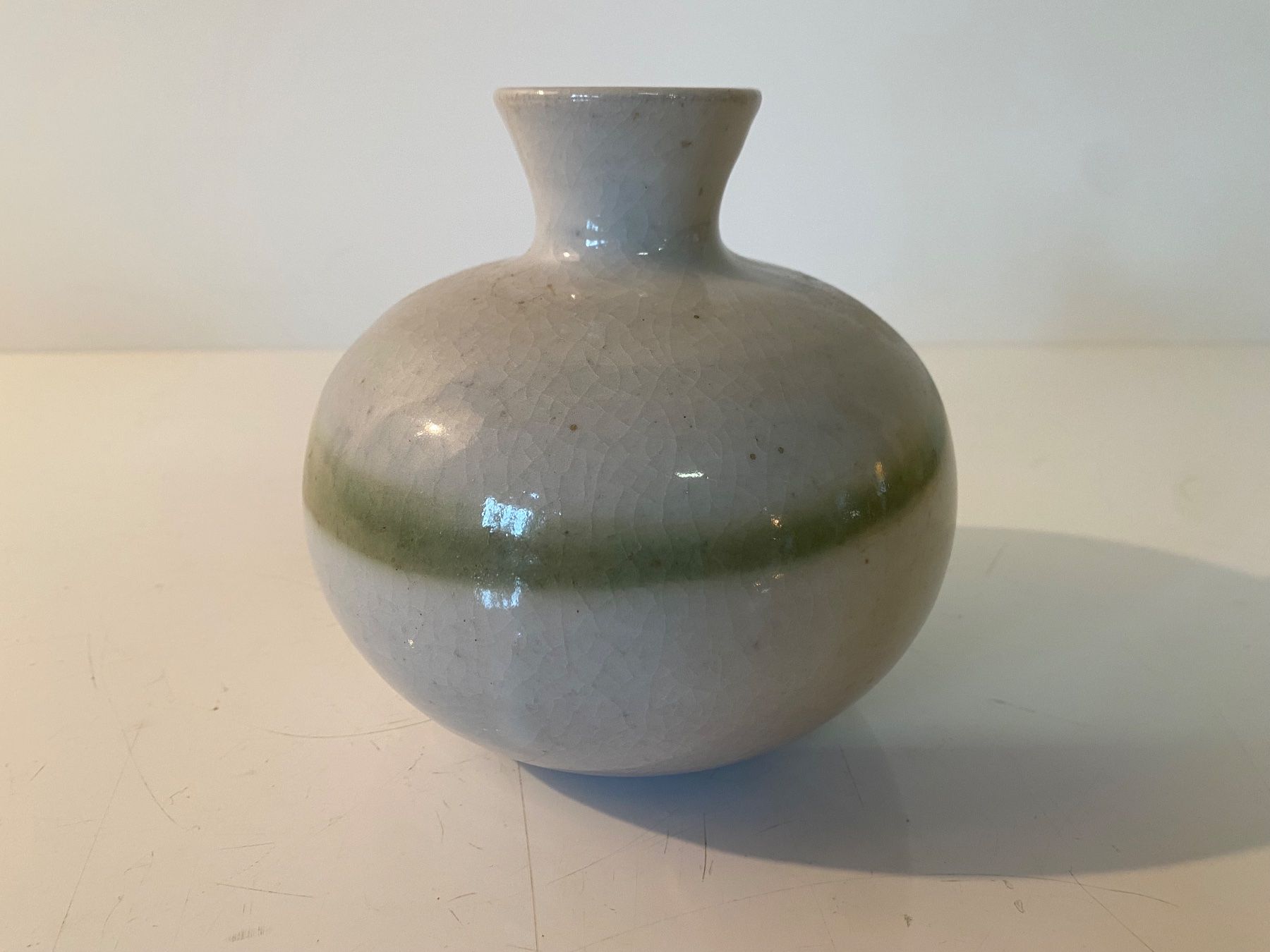Vasi & Recipienti: Kleine Mobach Keramik Vase, hellgrau mit Grün – Usato da Ballwil venduto da ClassicGallery 1