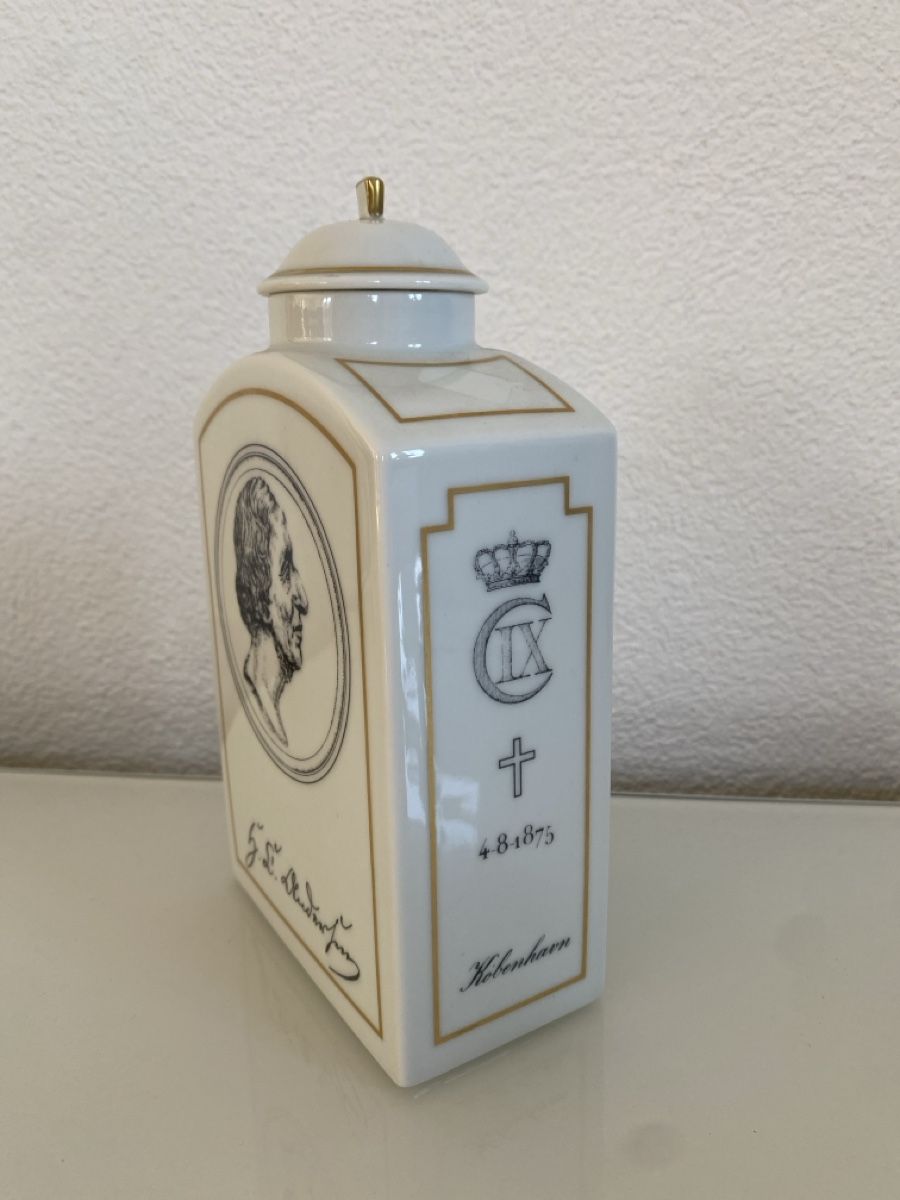 Set di piatti: Dänische Teedose mit Deckel von Bing & Grondahl – Usato da Villmergen venduto da Fabiola22 1
