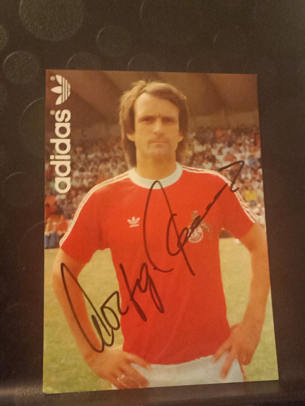 Autografi: Wolfgang Overath - Handsignierte Autogrammkarte – Usato da Menziken venduto da Artographs