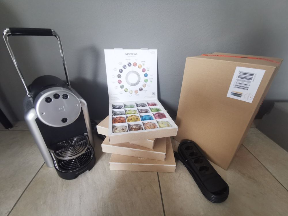 Nespresso ZENIUS Pro inkl. Kapselspender und 292 Kaffeepads (Gebraucht ...