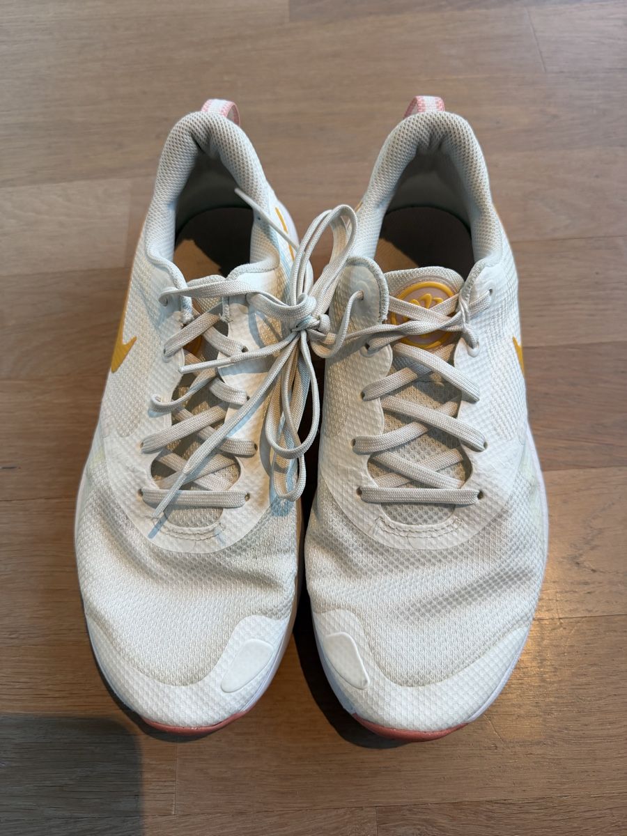 Nike Damenschuhe: Turnschuhe Nike – Gebraucht aus Ennetbaden von Evahungerb