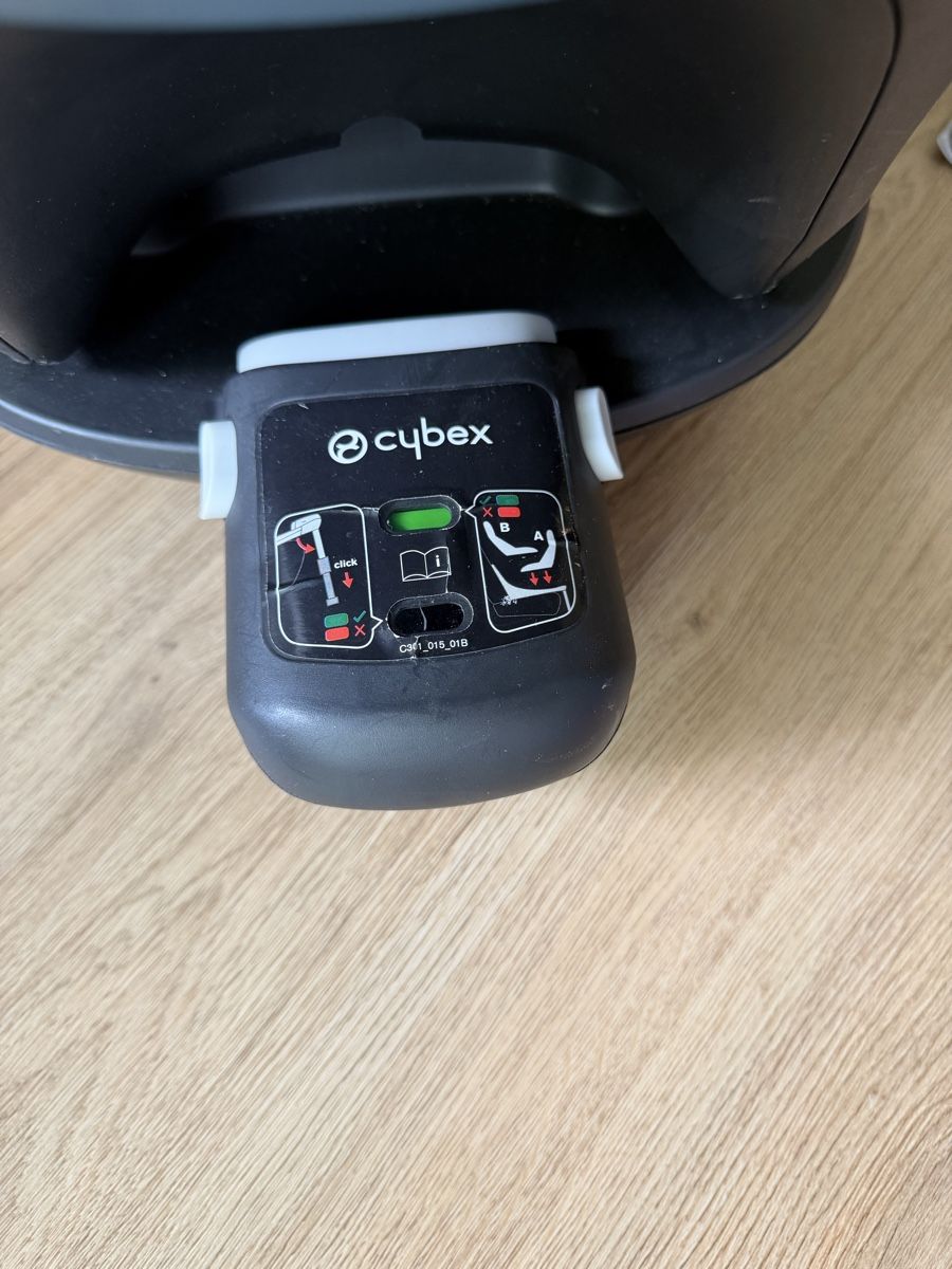 Cybex Auto-Kindersitze: Cybex Babyschale Atom M i-Size mit Isofix Base M – Gebraucht aus Füllinsdorf von _niki_ 3