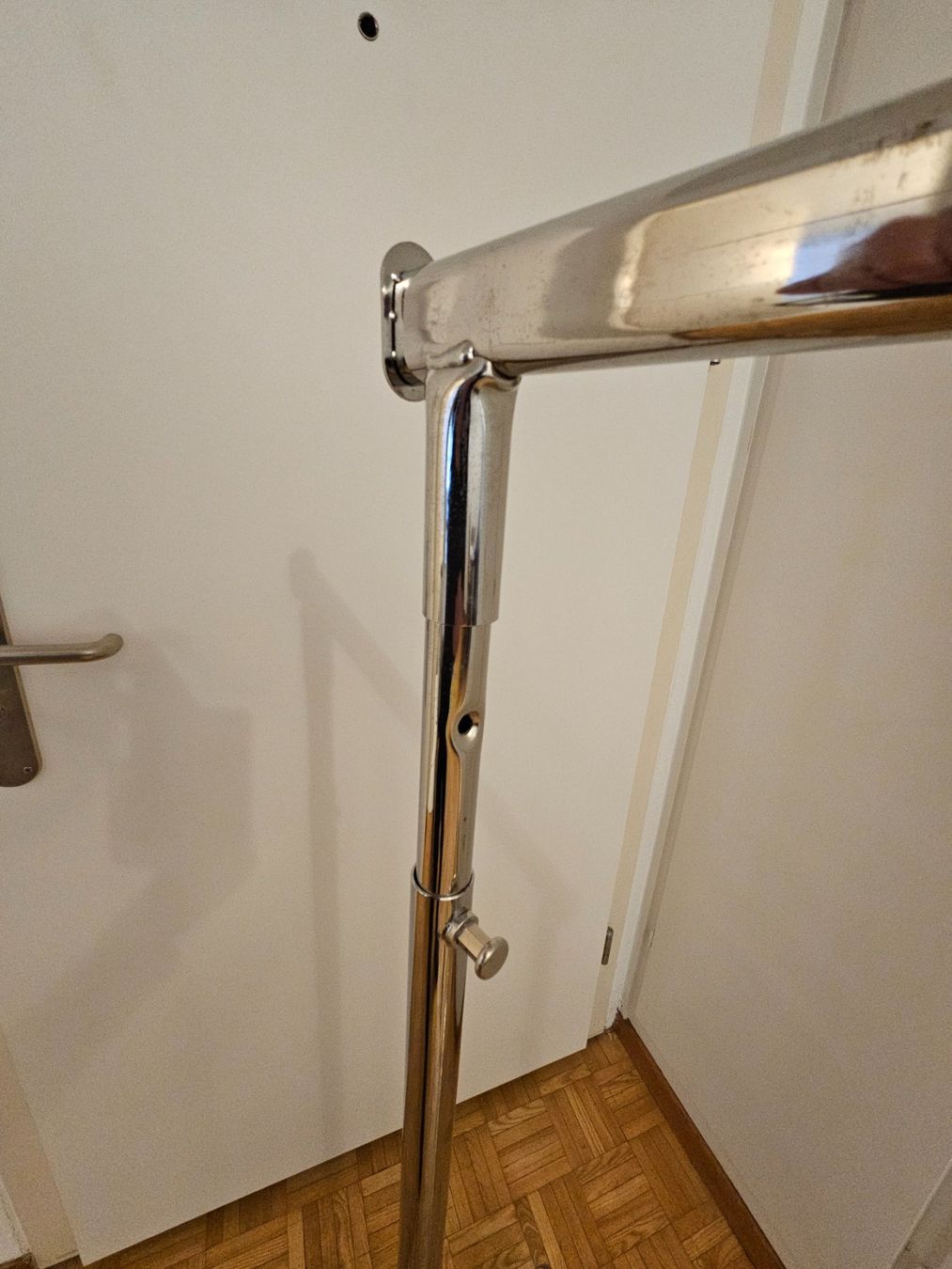 Porte manteau: Mobiler Kleiderständer / Profi-Modell – D'occasion à Dietikon par Taps2 3